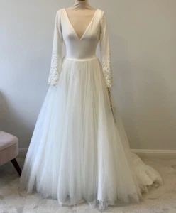 La Sposa Laurus Wedding Dress 12 White Crepe Tulle Sleeves Beaded Plunging V - Picture 1 of 19