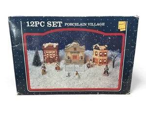 Villaggio di Natale vintage Frank’s Nursery 12pz porcellana illuminata con alberi Taiwan anni 90 - Foto 1 di 17