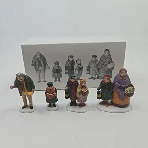 Dept 56 Heritage Village Collection Carolers on the Doorstep 5570-0 with Box - Picture 1 of 3