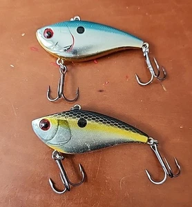(2) XCalibur XR50 Chrome Lipless Crankbaits - Blau (nie benutzt) & Sexy Shad - Bild 1 von 5
