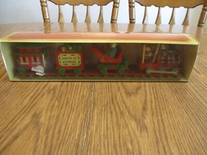 BRADFORD CHRISTMAS DECORATION CHERISHABLES WOOD TRAIN SET HAND CRAFTED 7539-4 - Picture 1 of 10