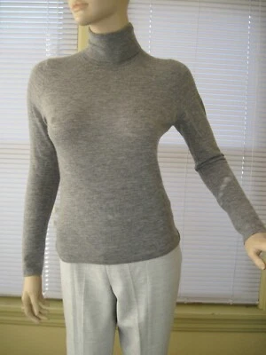 Suéter ALLUDE 100% Cashmere Gola Alta Manga Longa Cinza Tamanho P MSRP $407 Excelente Estado Usado - Imagem 1 de 4