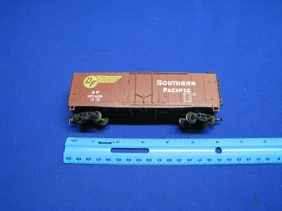 HO Scale Roco Southern Pacific Reefer - Freight Train - Image 1 of 4