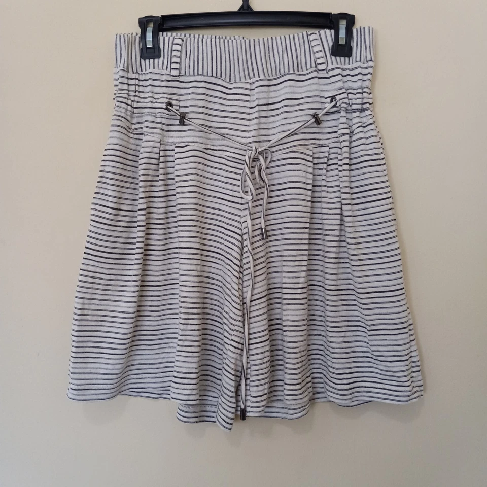 DEREK LAM for NATION DESIGN  Womens High Waist Gray Stripe Rayon Blend Shorts S - Image 1 of 4