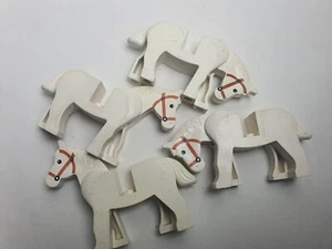 LEGO White Horse - 4 Pieces Per Pack - Pre-owned, - Picture 1 of 7