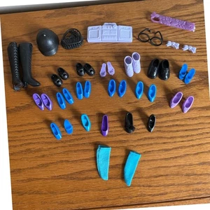 Vintage Lot of Skipper and Barbie Shoes Boots and Accessories - Picture 1 of 6