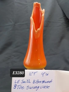 vintage L.E. Smith 3 Toe Bitter Sweet Swung Glass Vase - Picture 1 of 10