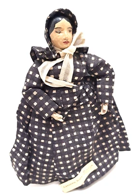 Muñeca vintage hecha a mano Pioneer compuesta y tela 7,5" abuela Scott  Foto 1 de 4