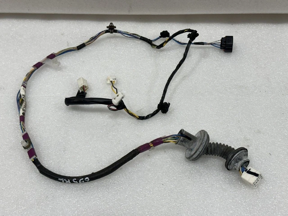 2000 2001 2002 2003 2004 TOYOTA AVALON LEFT REAR DOOR WIRING HARNESS 82154-AC010 - Image 1 of 4