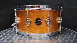DW Performance Gold Sparkle Snare Drum 14x6,5" Zoll Maple USA / Rullante Drums - Bild 1 von 6
