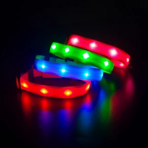 (CC040-R) Plain Coloured Led Light Cat Collar, Safety Release, Rechargeable - Picture 1 of 6