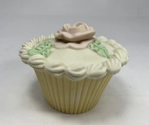 Candelabro para cupcakes de porcelana pastel Department 56 - Imagen 1 de 8