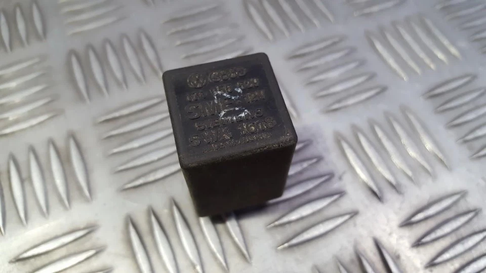 Volkswagen Golf 1992 Relay module 171955529, 5wk1618 #396060-50 — 第 1/1 张图片