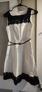 New York & Company White and Black Dress with Lace Fringe Size 0 - Picture 1 of 2