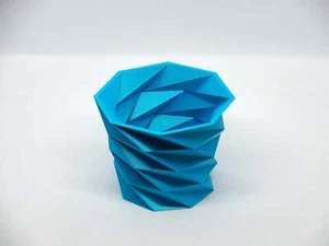 3D Printed planter / Plant pot "Lola" / Geometric modern design / Low Poly - Picture 1 of 9