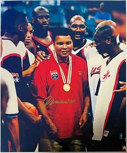Muhammad Ali Signed 1996 Olympics Gold Medal 16x20 Photo – Beckett Rev/COA/Photo - Picture 1 of 4