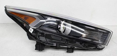 OEM Right Passenger Side Headlamp For Kia Forte GT-Line 92102-M7600 Tab Missing - Image 1 of 4