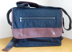 LESPORTSAC BY THE OC MESSENGER / BOLSA LABTOP LE SAC BY THE OC GRANDE 12X16X6" appr - Imagen 1 de 11