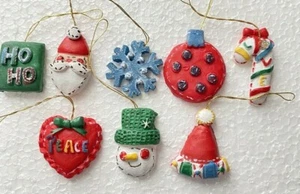 Adornos de Navidad Surtidos Miniatura Conjunto de 8 Copos de Nieve Muñeco de Nieve Paz HoHo Etc - Imagen 1 de 4