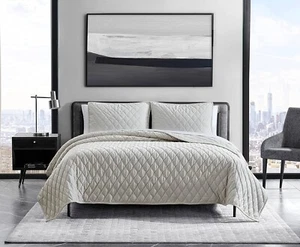 Vera Wang King Quilt Set Diamond Velvet Natural Ivory, King - Picture 1 of 3