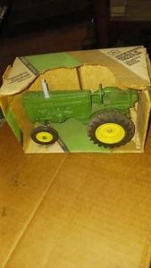 John Deere Modell M Maßstab 1:16 in Box - Bild 1 von 3