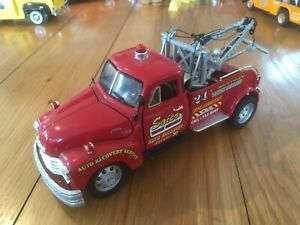 1/24 Ford 3800 1953 Tow Truck Wrecker Recovery { some bits broken }
