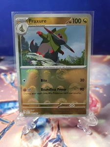 Pokemon Juego de Cartas Coleccionables Fraxure 069/086 Pokeball Holo Inverso Perno Negro - Imagen 1 de 2
