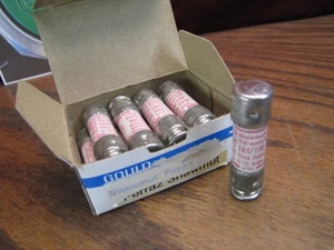 0.4 amp Gould TR4/10R Fuses (10) 4/10a Tri-Onic 250v ac 0.4a RK5 time-delay - Picture 1 of 3