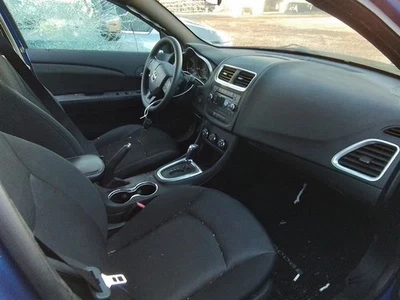 Подушка безопасности для переднего пассажира на приборную панель Dodge Avenger 2010-2014 годов выпуска без усовершенствованной многоступенчатой подушки безопасности - Изображение 1 из 4