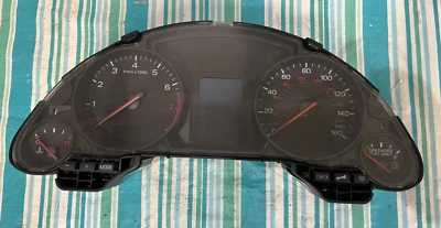 03-04 Medidores de cuadro de instrumentos Audi A4 OEM 8H0920950E velocímetro envío gratuito CR Foto 1 de 4