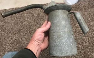 Lata de aceite galvanizada de 2 cuartos de galón Lawson Cinti de colección 61 boquilla flexible aprobada por MINN NYC PA - Imagen 1 de 7