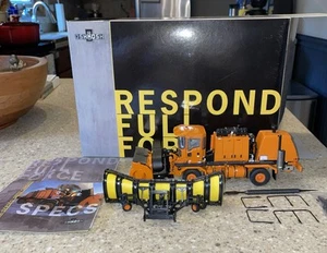 Quitanieves Soplador Serie H Chasis Escala 1:50 OSHKOSH Die Cast Usado en Excelente Condición - Imagen 1 de 7