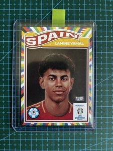Topps Living Set 2024 Lamine Yamal Spain Debut RC Rookie Near Mint - Bild 1 von 2