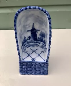 Delftware Wicker Beach Chair, Antique Handpainted in Delft Blue Windmill Pattern - Picture 1 of 6