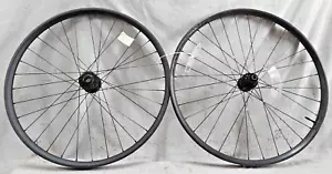 Bontrager Line TLR 30 Mid Fat Laufradsatz 650B 27,5 148/110mm Freilauf Steckachse Disc - Bild 1 von 24