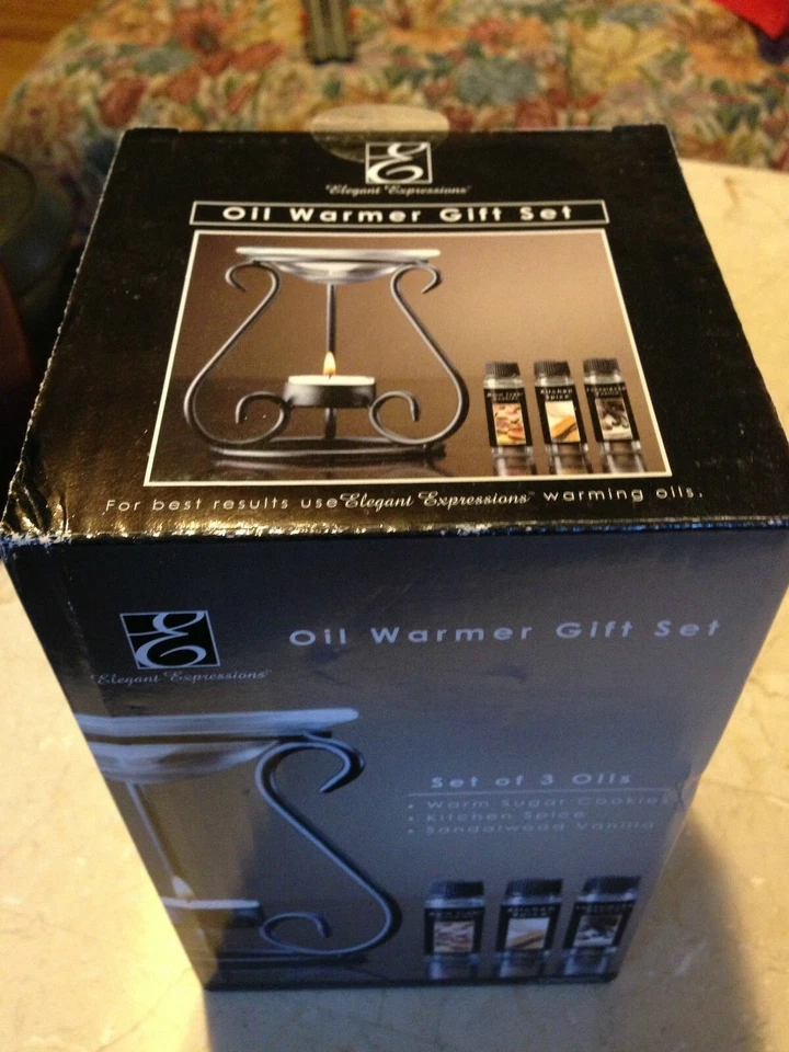 New Oil Warmer Gift Set w/3 Oils:Sugar Cookie, Kitch. Spice & Sandalwood Vanilla - Image 1 of 3