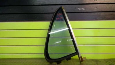 91 ISUZU STYLUS SDN PASSENGER RIGHT REAR VENT GLASS OEM 1521-26 - Image 1 of 4