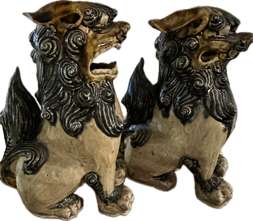Antique Chinese Foo Dogs Guardian Lions Porcelain Qing Dynasty Pair - Image 1 of 4