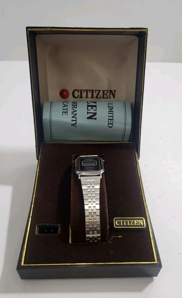 Vintage NOS Citizen LCD Liquid Crystal Display Day Date Watch Dy-5021-56