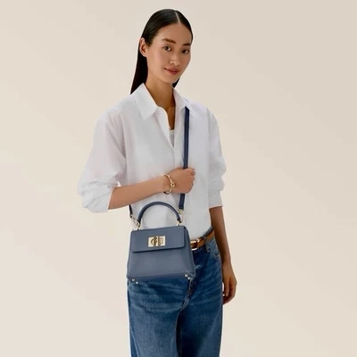 Mini bolso con asa superior FURLA 1927 - azul celeste - excelente estado Foto 1 de 4