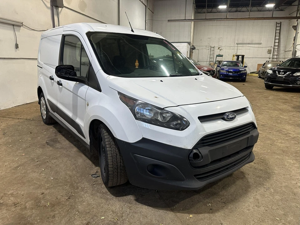 Conjunto de filtro de aire usado se adapta a: Ford Transit Connect 2017 2,5 grado C Foto 1 de 4