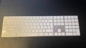 Apple Magic Keyboard A1843 DE mit Ziffernblock – kabellos & voll funktionsfähig - Bild 1 von 4