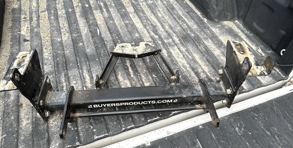 Snowdogg MDII Mounting Bracket For 2001 Toyota Tacoma. - Image 1 of 1