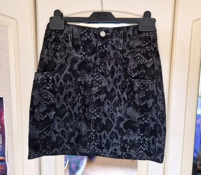 *BRAND NEW WITHOUT TAG* TOPSHOP Ladies Denim Snakeskin Skirt Size 8 (Waist 27") - Image 1 of 4