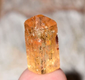 Cristal de topacio natural pequeño dorado terminado 11,5 cuidados Skardu, Pakistán década de 1990 - Imagen 1 de 10
