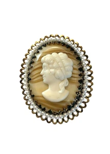 Vintage West Germany Glass Cameo Brooch Faux Pearl Gold Tone Filigree Oval Pin - Picture 1 of 8