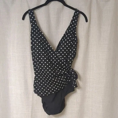 Nuevo con etiquetas Traje de baño de una pieza Longitude blanco y negro a lunares TALLA 24W Foto 1 de 4
