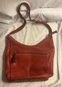 STONE MOUNTAIN Purse Womens Red Zipper Travel Bag - Picture 1 of 9