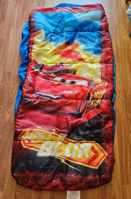 Saco de dormir capa de colchão de ar crianças Just a Blur carros vermelho azul acampamento ao ar livre - Imagem 1 de 4