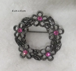 1928 (Brand) wreath brooch with pink diamantes (N22) - Picture 1 of 2